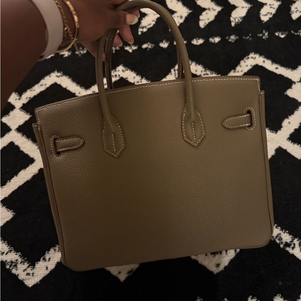 Elegant Togo Leather Taupe Handbag NO LOGO - Picture 3 of 9